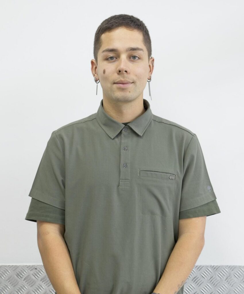 Retrato profesional de Patrick Criollo, ATV y director de marketing de Lily's Vet
